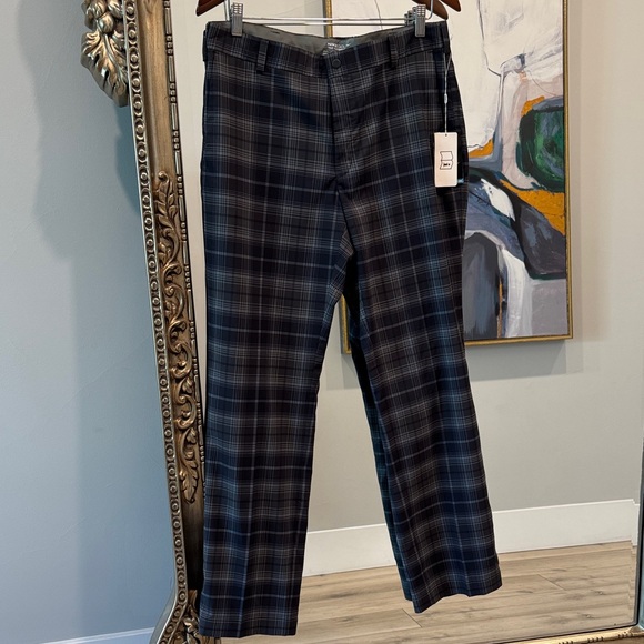 Nike Men's Gray and Black Plaid Chinos